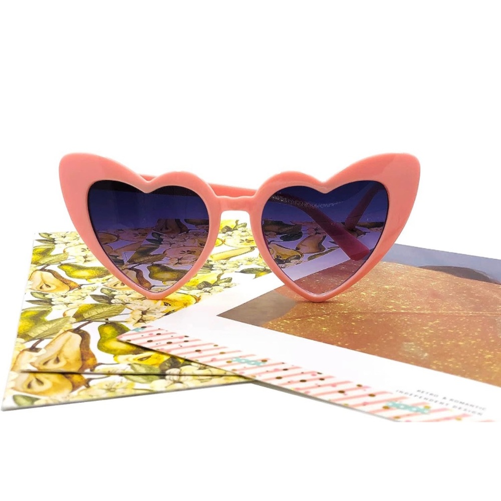 NIB Barbie Pink Heart Sunglasses. 🌸💗